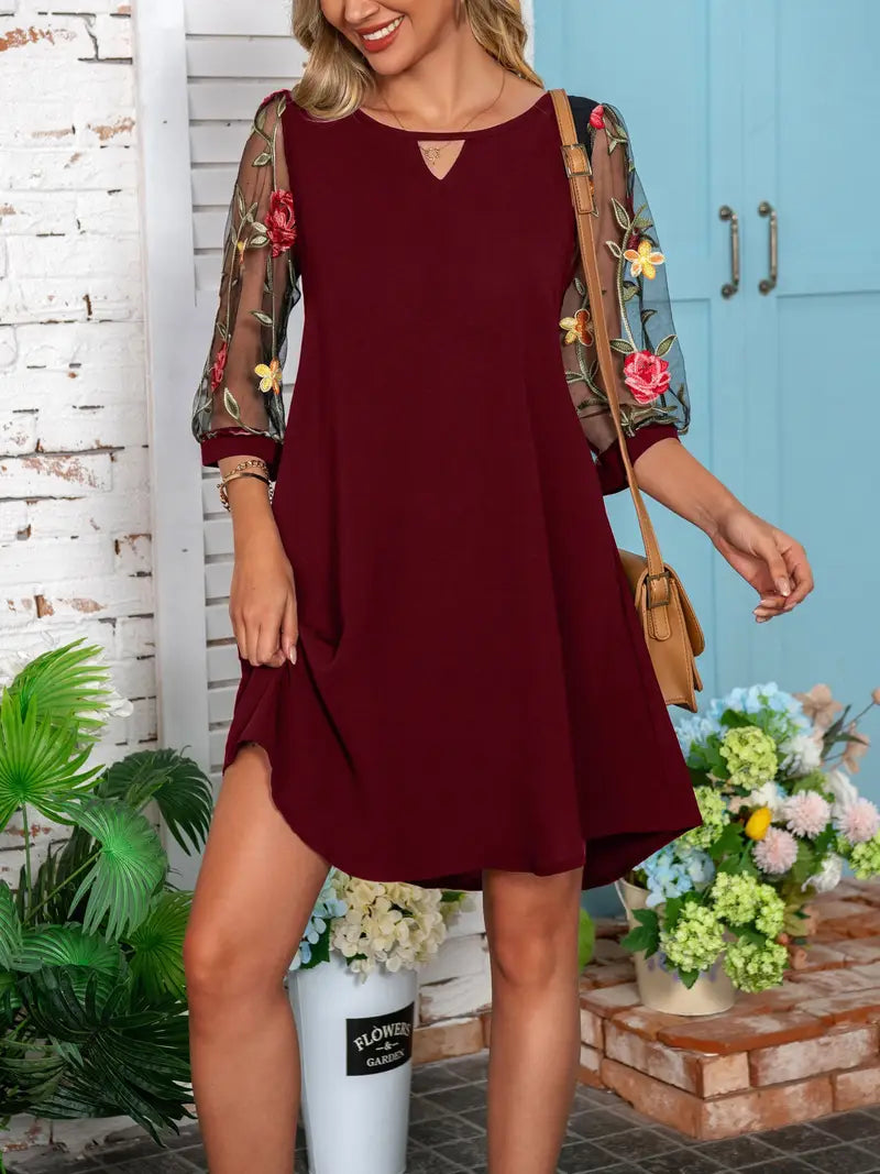 Almae™ - Klänning med elegant detalj