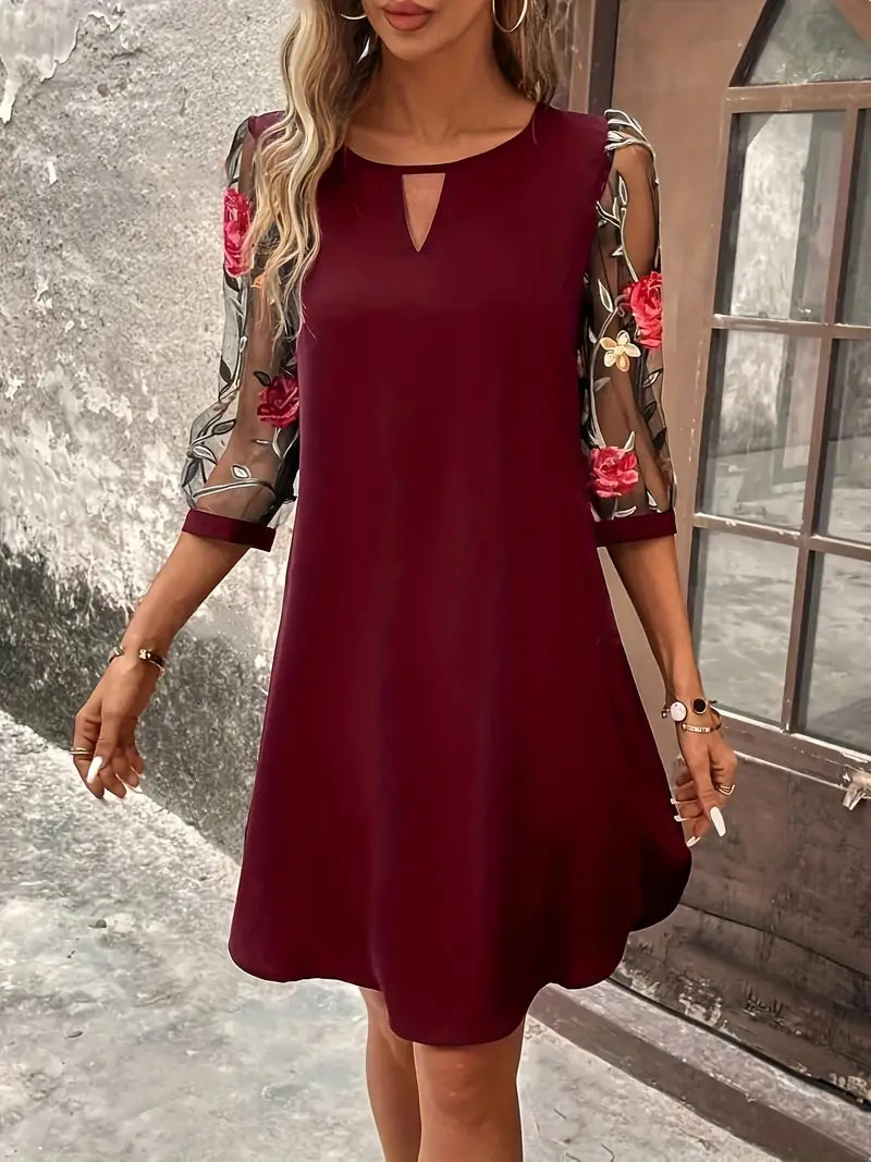 Almae™ - Klänning med elegant detalj