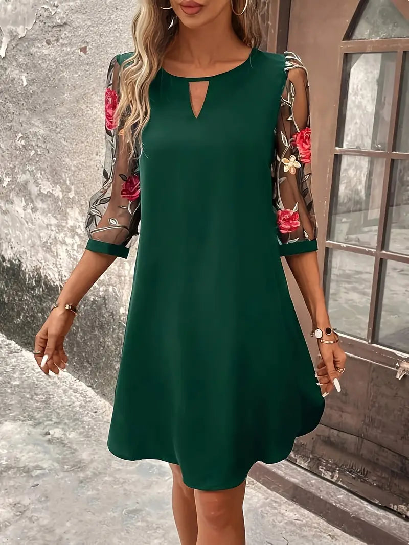 Almae™ - Klänning med elegant detalj