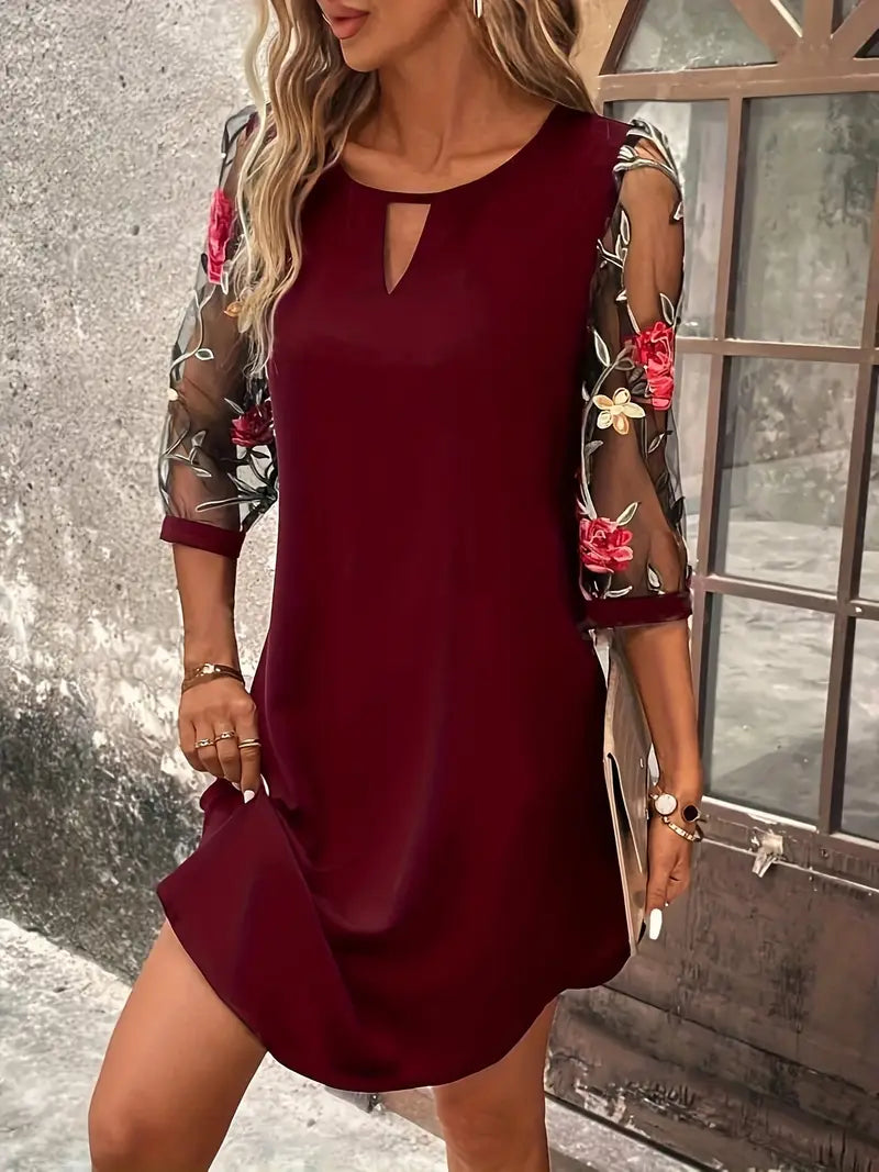 Almae™ - Klänning med elegant detalj